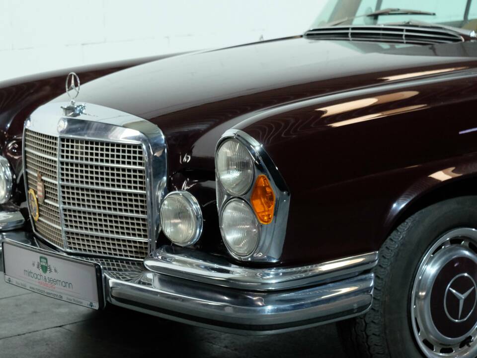 Bild 20/30 von Mercedes-Benz 280 SE 3,5 (1970)