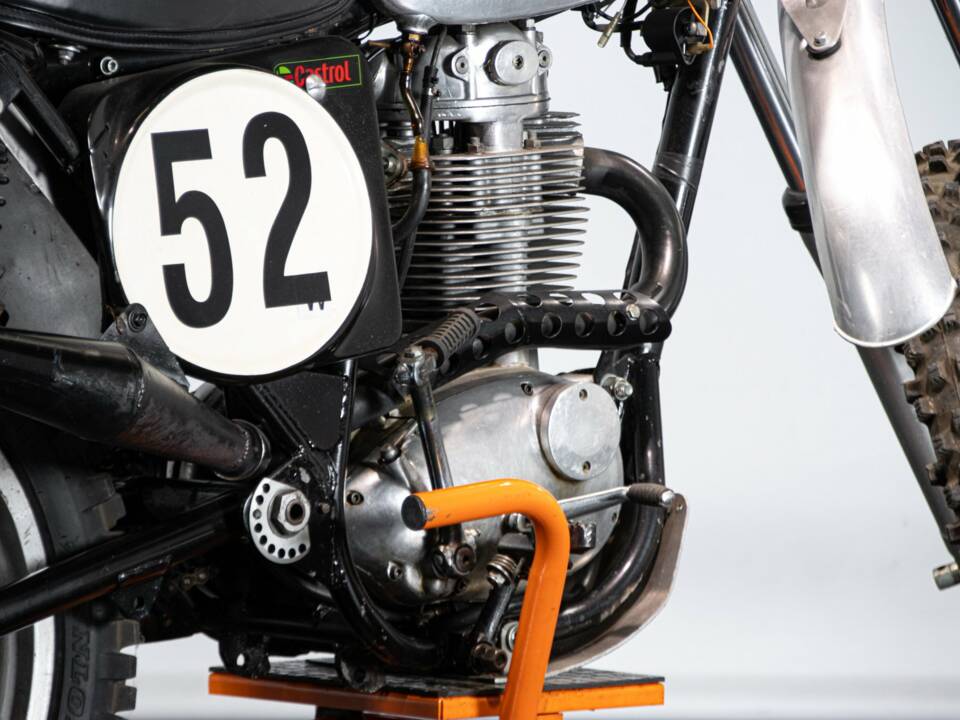 Bild 40/50 von BSA DUMMY (1974)