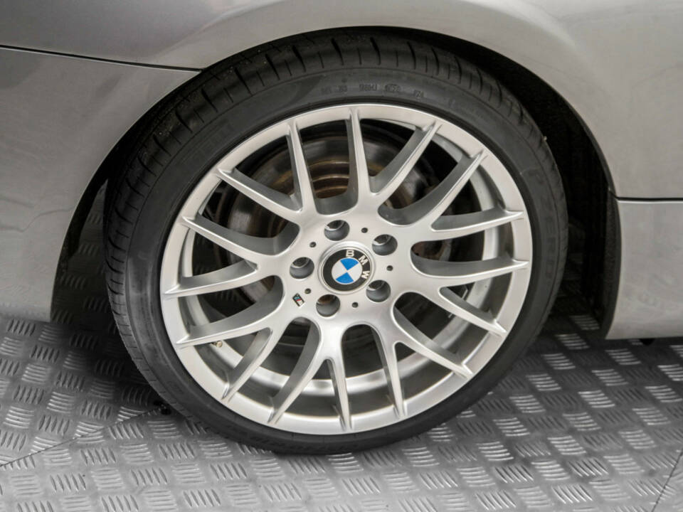 Imagen 31/50 de BMW 325i (2007)