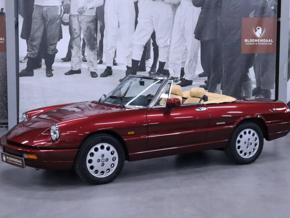 Bild 1/64 von Alfa Romeo 1.6 Spider (1990)