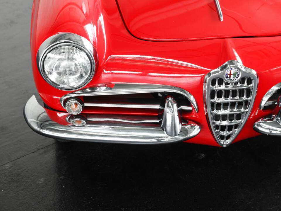 Image 13/50 of Alfa Romeo Giulietta Spider (1962)