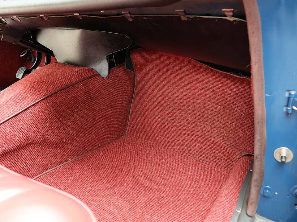 Image 67/76 de Mercedes-Benz 220 S b (1963)