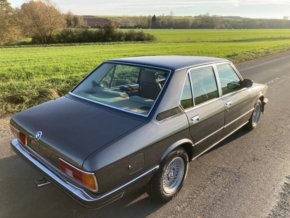 Image 2/17 of BMW M 535i (1980)