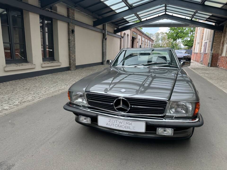Afbeelding 14/40 van Mercedes-Benz 420 SL (1986)