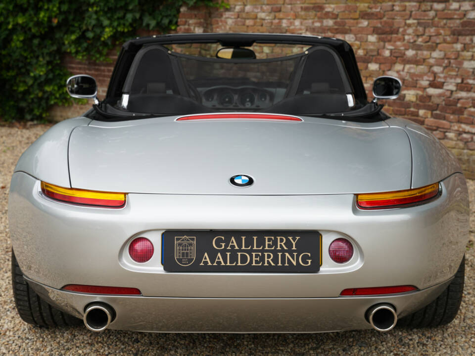 Image 36/50 of BMW Z8 (2000)