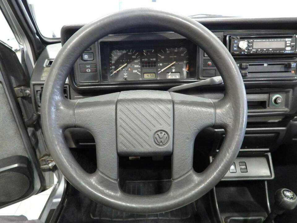 Imagen 6/15 de Volkswagen Golf Mk I Convertible 1.1 (1980)