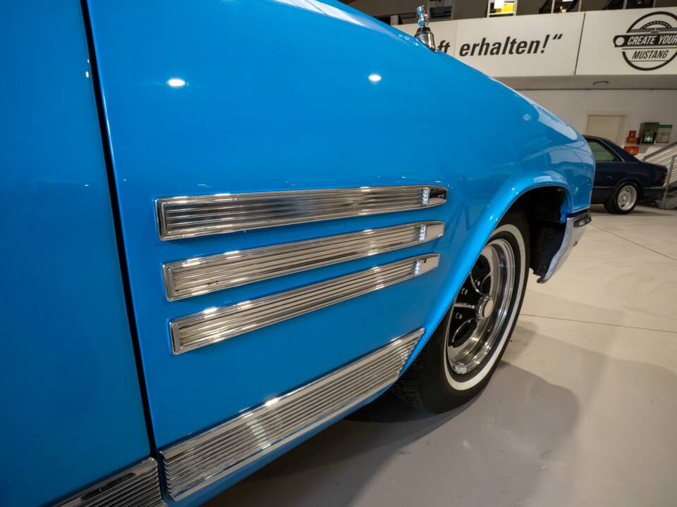 Image 21/22 of Buick Wildcat Sport Coupe (1964)