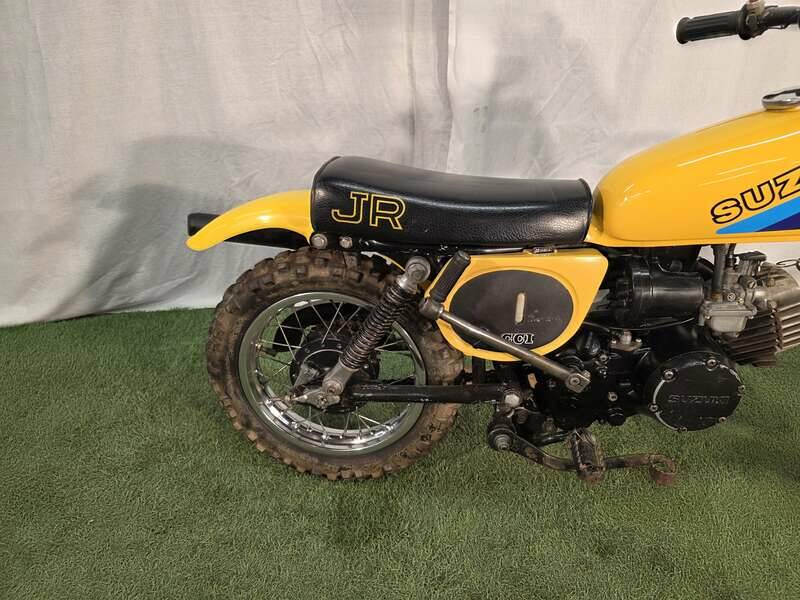 Image 9/10 of Suzuki DUMMY (1982)