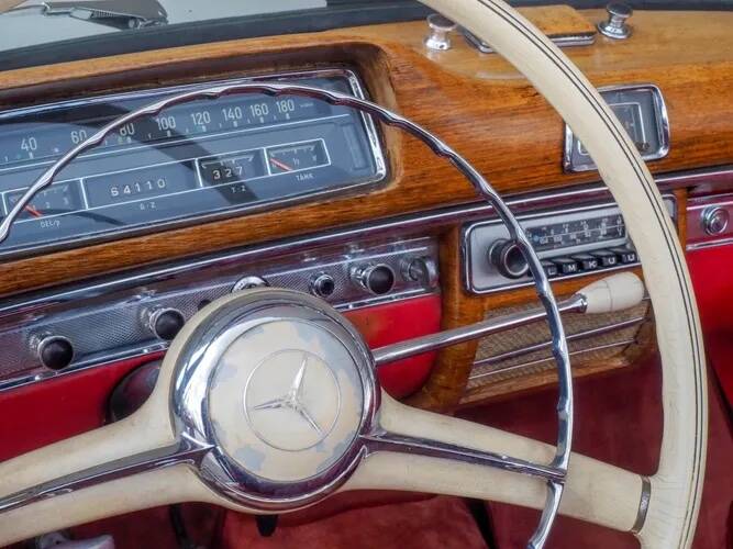 Bild 48/55 von Mercedes-Benz 220 S Cabriolet (1957)