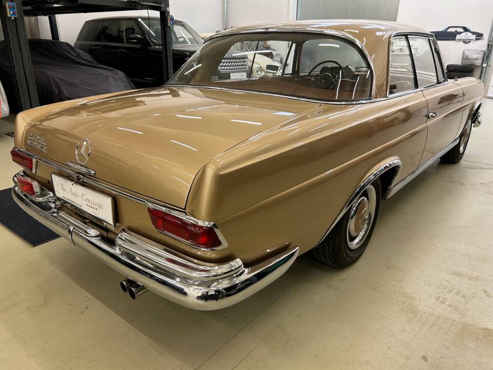 Immagine 5/25 di Mercedes-Benz 250 SE (1966)