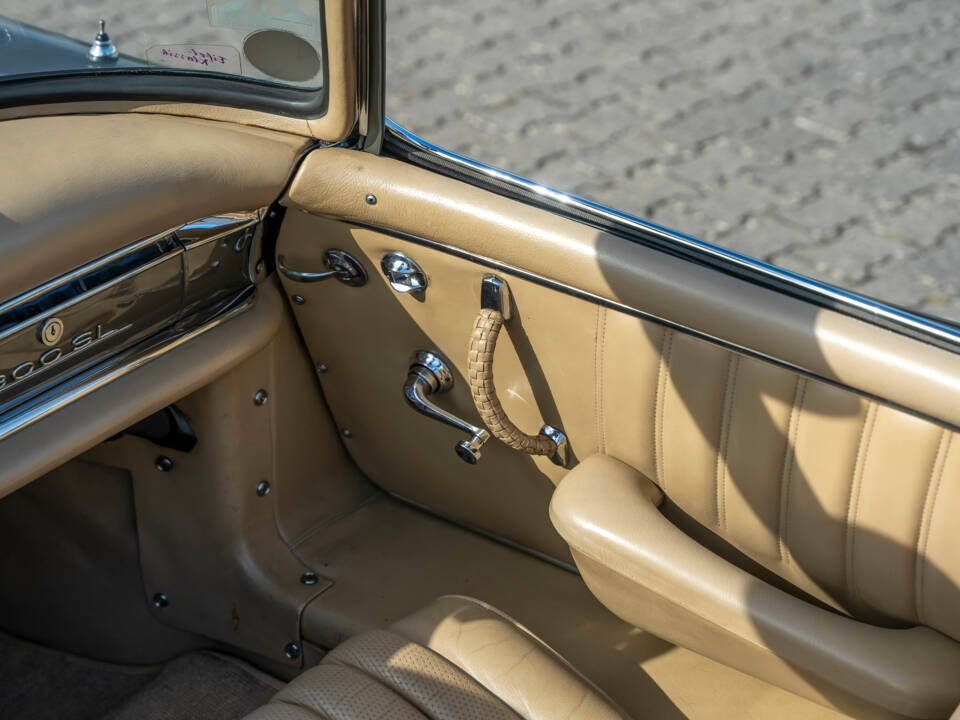 Afbeelding 19/38 van Mercedes-Benz 300 SL Roadster (1961)