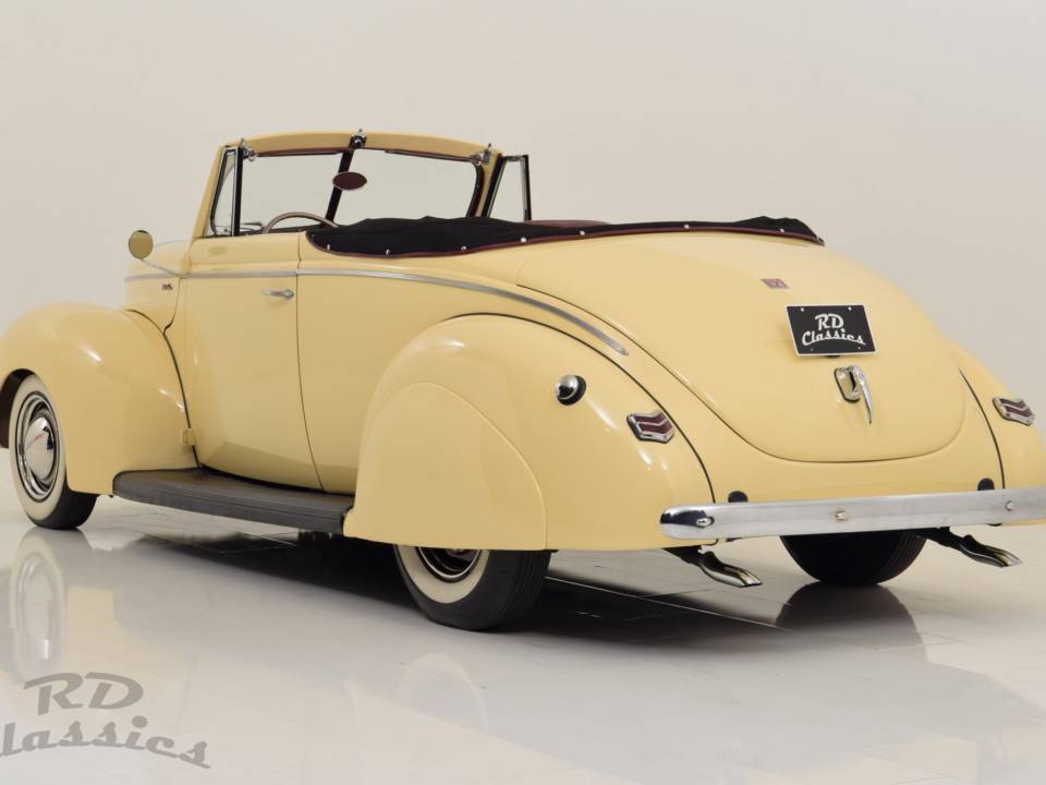Image 4/50 of Ford Deluxe Coupé Convertible (1940)