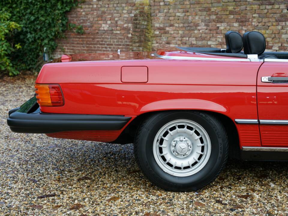 Bild 29/50 von Mercedes-Benz 500 SL (1983)
