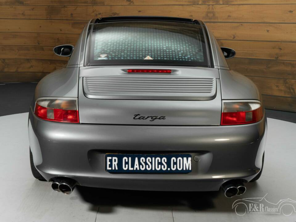 Image 3/6 of Porsche 911 Carrera (2002)