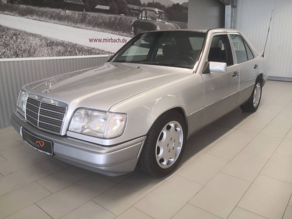 Bild 2/19 von Mercedes-Benz E 420 (1994)