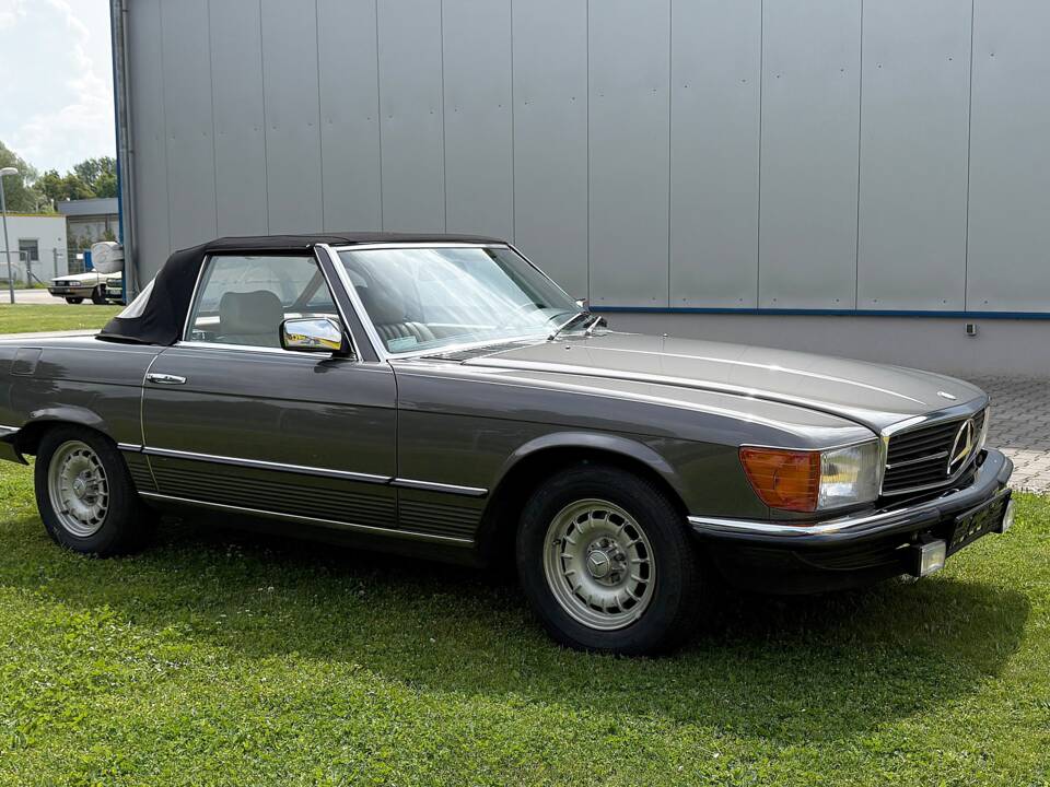 Image 4/24 de Mercedes-Benz 280 SL (1984)