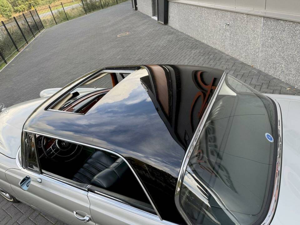 Immagine 15/36 di Mercedes-Benz 250 SE (1966)