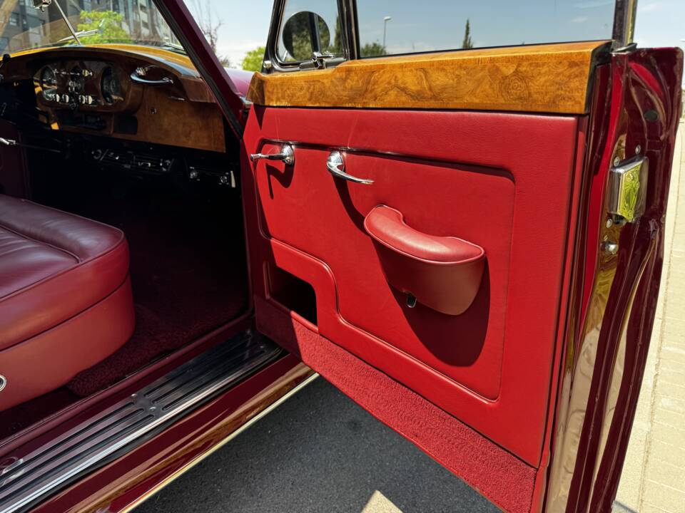 Image 56/81 of Bentley S 1 (1959)