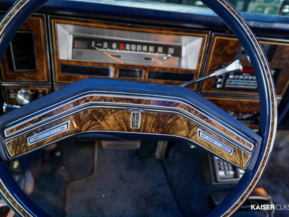Immagine 39/50 di Lincoln Continental Sedan (1979)