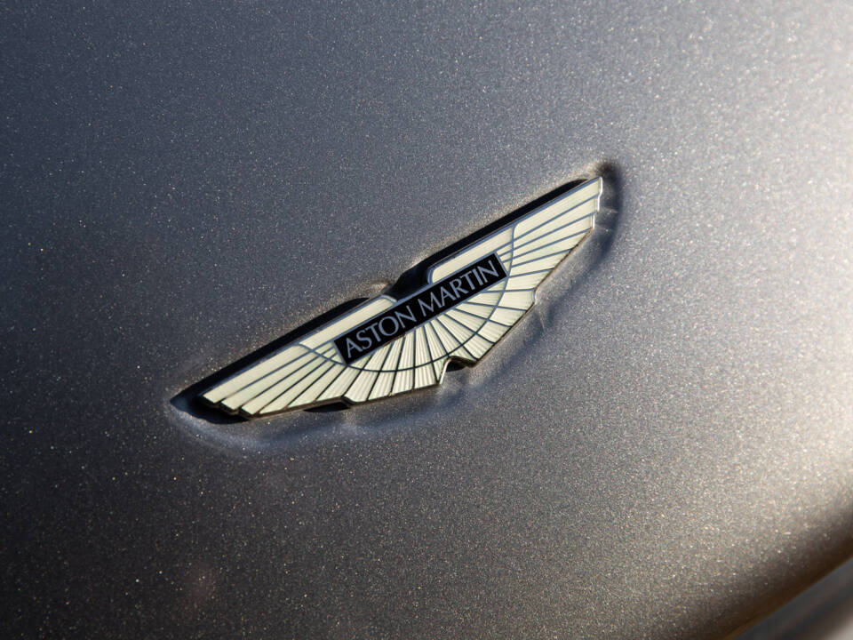 Image 23/97 of Aston Martin DB 9 GT &quot;Bond Edition&quot; (2015)