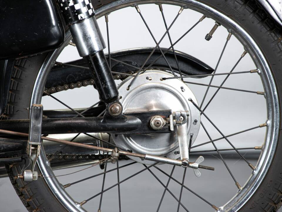 Immagine 16/50 di MV Agusta 125 TR (1958)