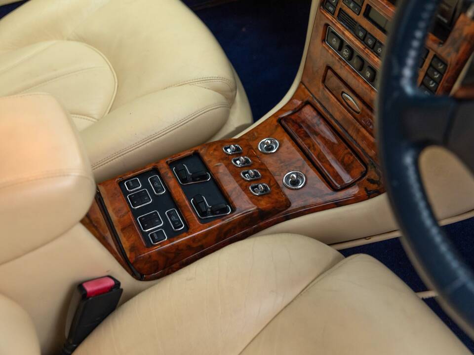 Image 15/45 of Rolls-Royce Silver Seraph (2000)