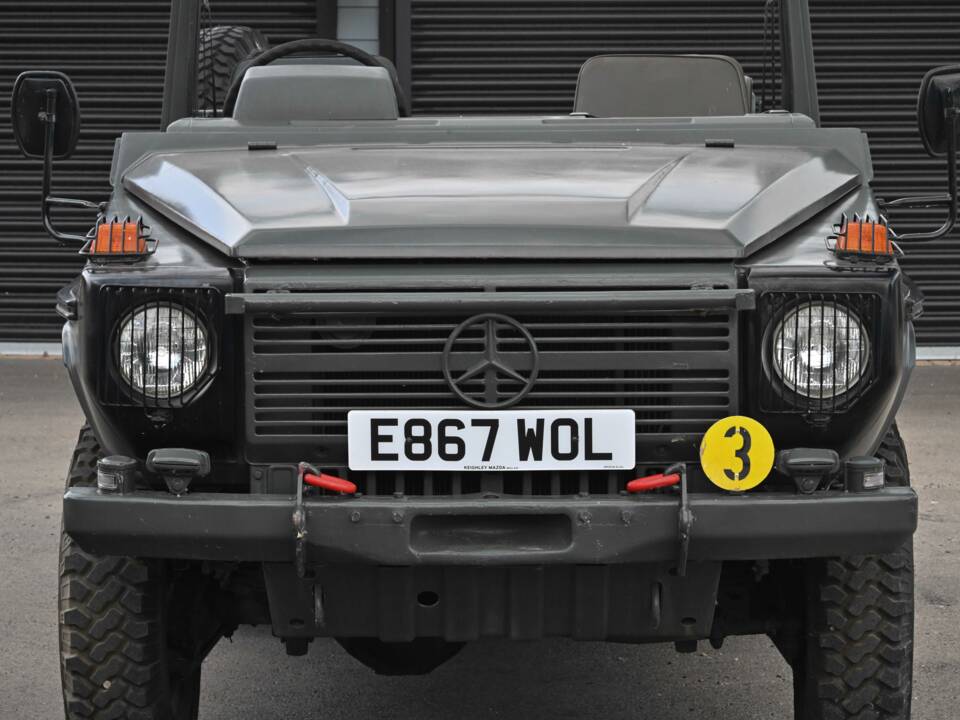 Immagine 42/50 di Mercedes-Benz 240 GD (SWB) (1987)