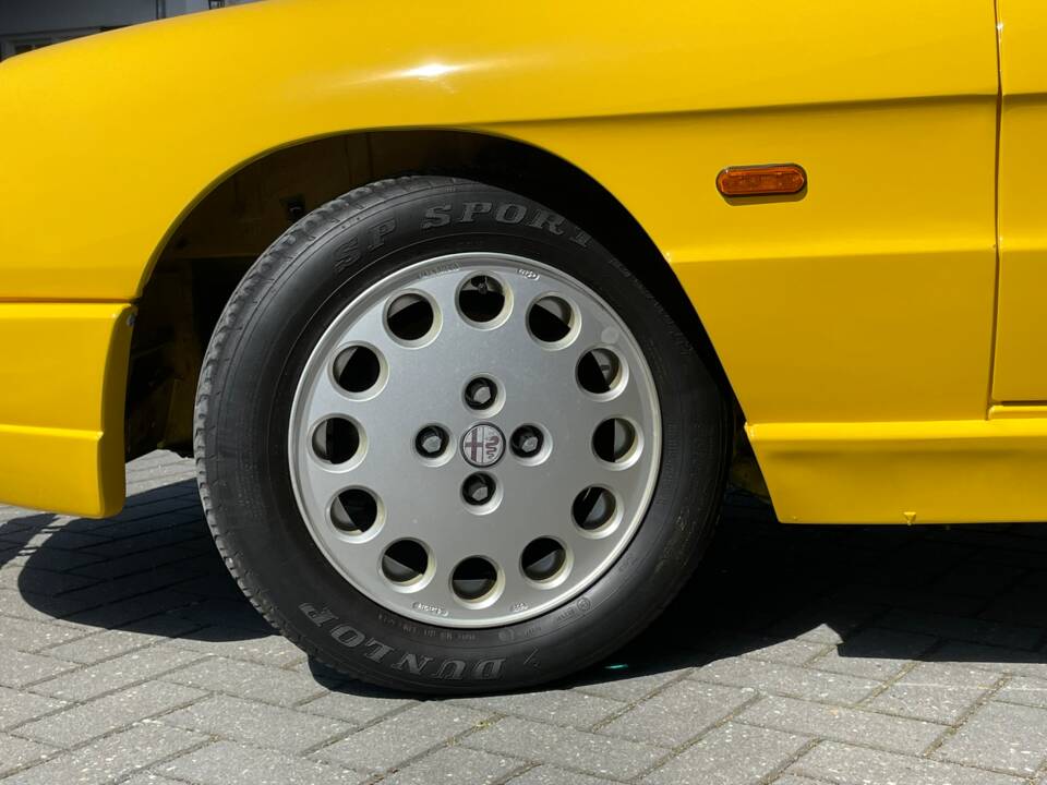 Image 9/21 of Alfa Romeo 2.0 Spider (1993)