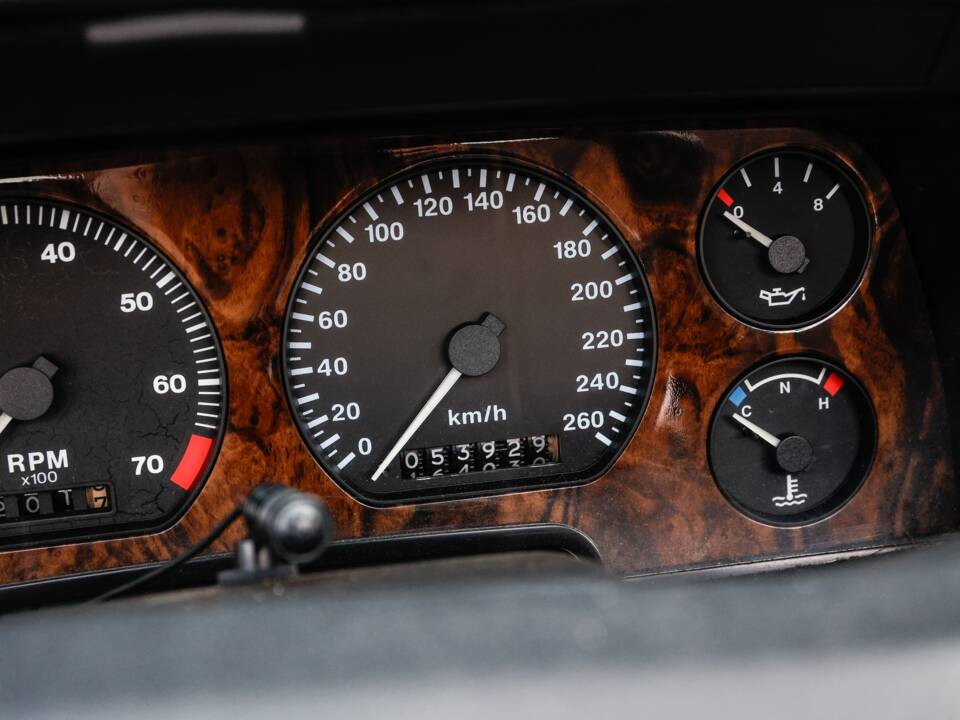 Image 39/50 of Jaguar XJS 5.3 V12 (1993)