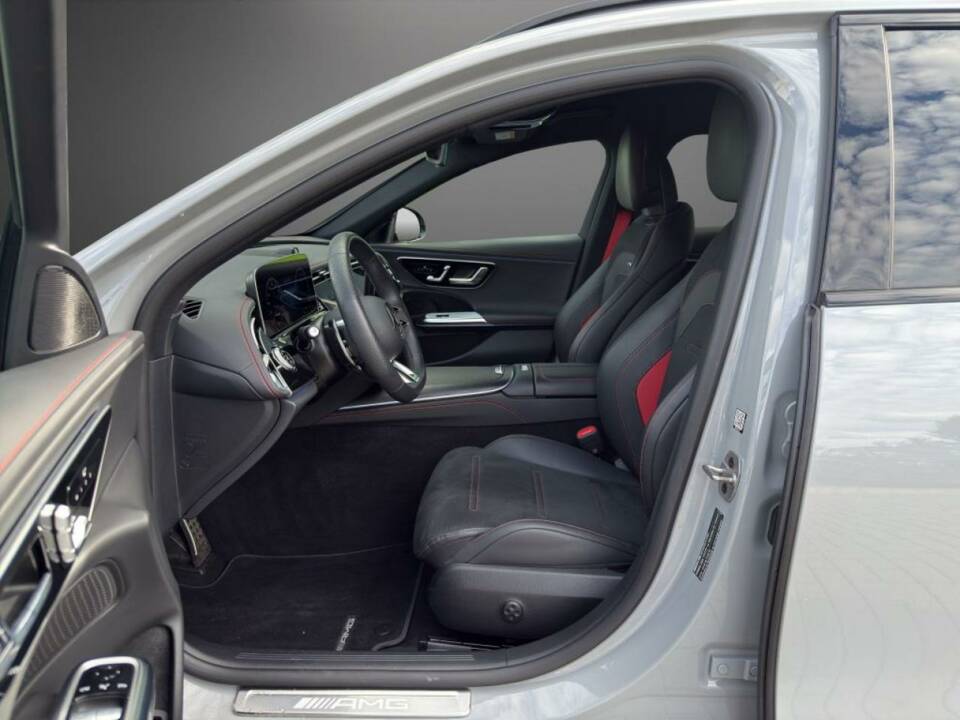 Imagen 7/10 de Mercedes-Benz E 53 AMG Hybrid 4MATIC T (2024)