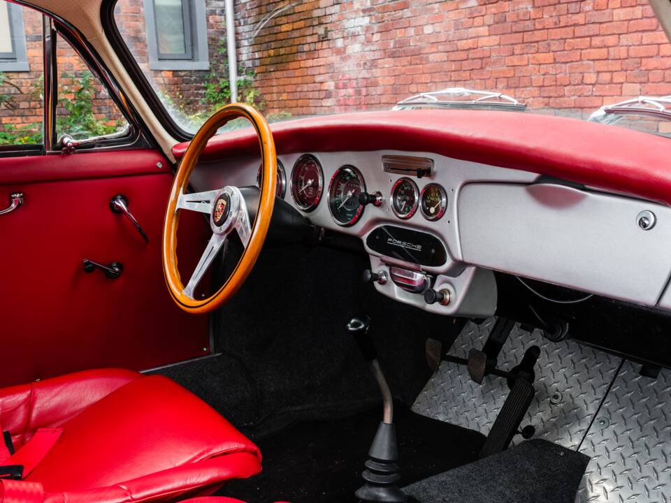 Image 33/48 of Porsche 356 C 1600 (1964)
