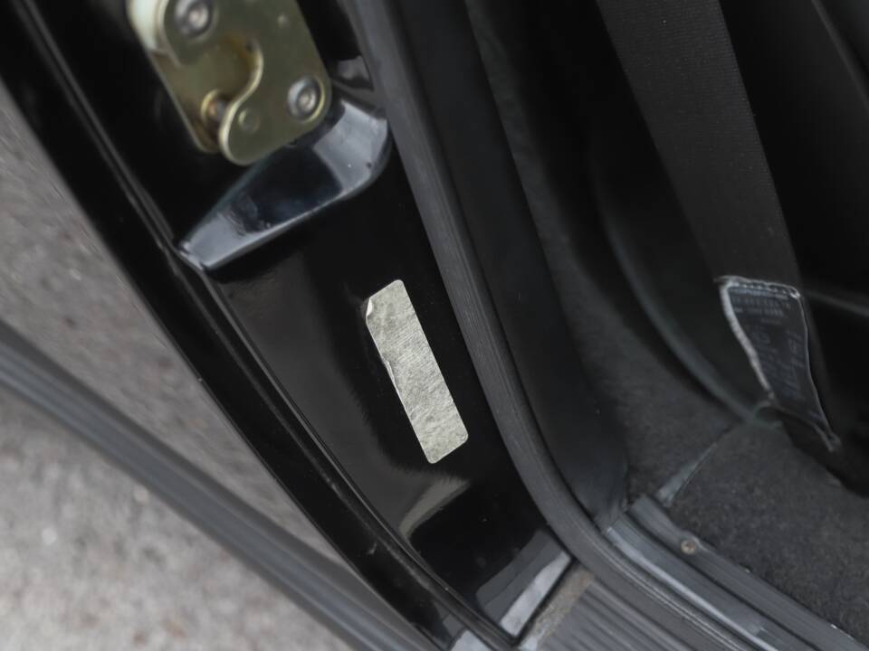 Image 82/108 de Porsche 911 Carrera 3.2 (1989)