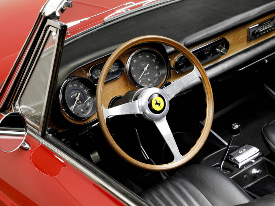 Immagine 11/26 di Ferrari 275 GTS (1965)