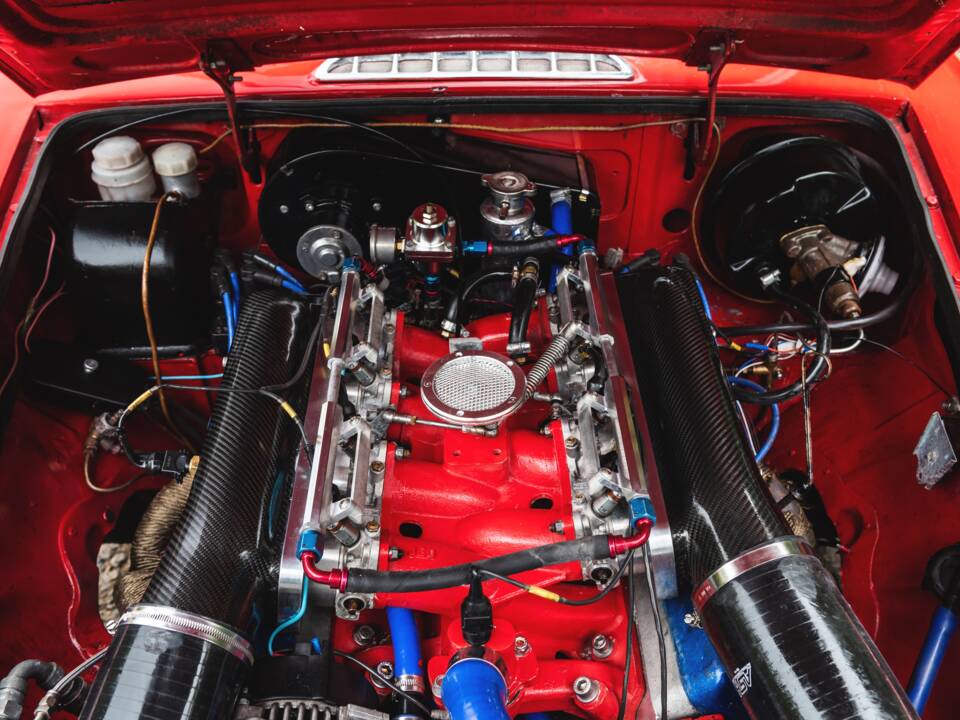Image 44/50 of MG MGB GT V8 (1977)