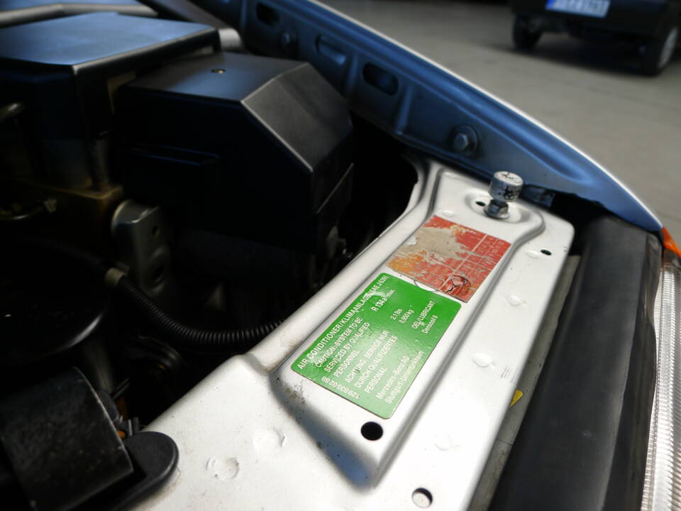 Image 8/47 of Mercedes-Benz 500 SL (1992)