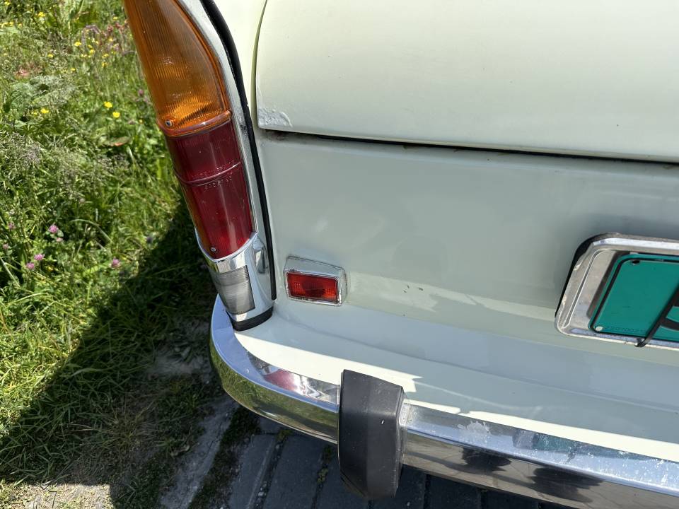 Image 9/50 of Peugeot 404 (1973)