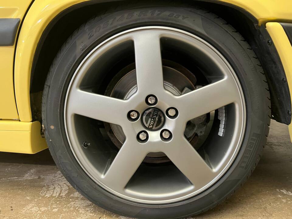 Image 14/20 of Volvo 850 T-5R (1995)