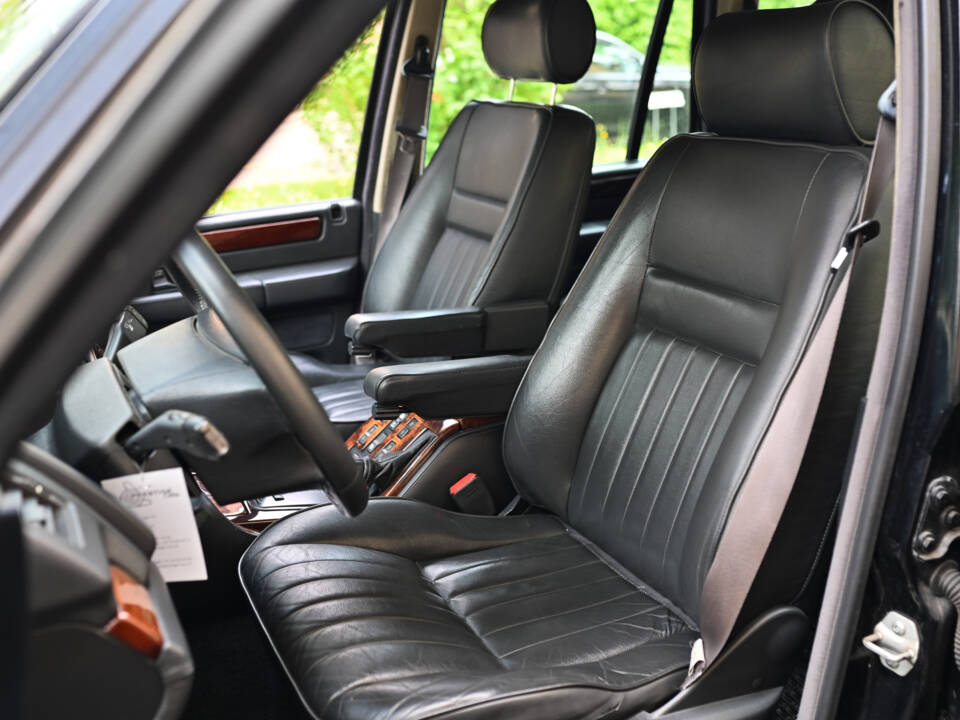 Image 17/25 of Land Rover Range Rover 4.6 HSE (1997)