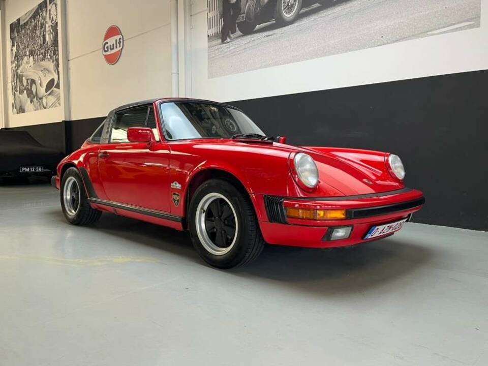 Image 28/50 of Porsche 911 Carrera 3.2 (1987)