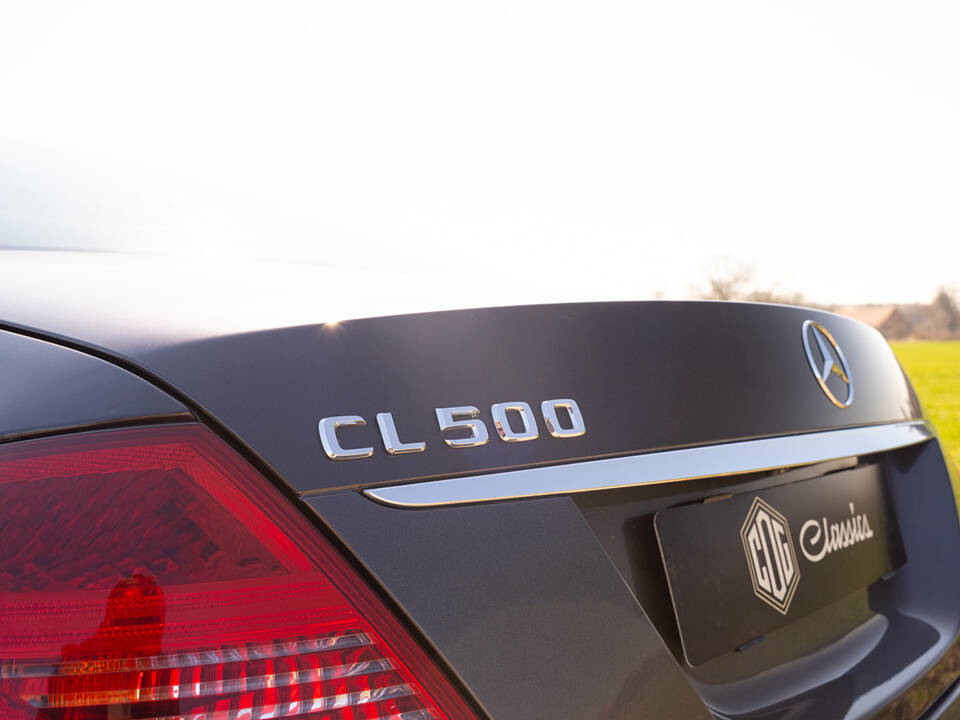 Image 26/67 of Mercedes-Benz CL 500 (2006)