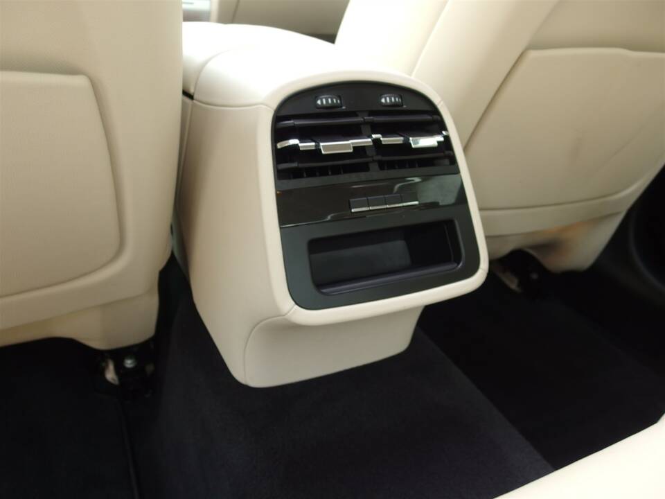 Image 70/98 of Maserati Quattroporte GTS (2015)