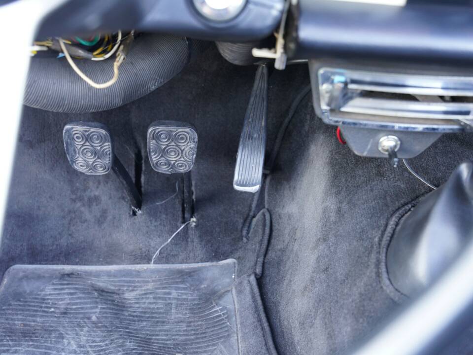 Image 8/50 de Alfa Romeo 1600 Spider Duetto (1967)