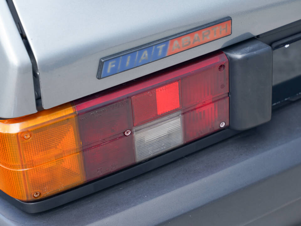 Image 16/49 of FIAT Ritmo 130 TC Abarth (1984)