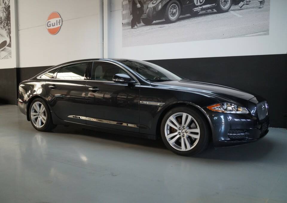 Image 1/32 of Jaguar XJ 5.0 (2011)