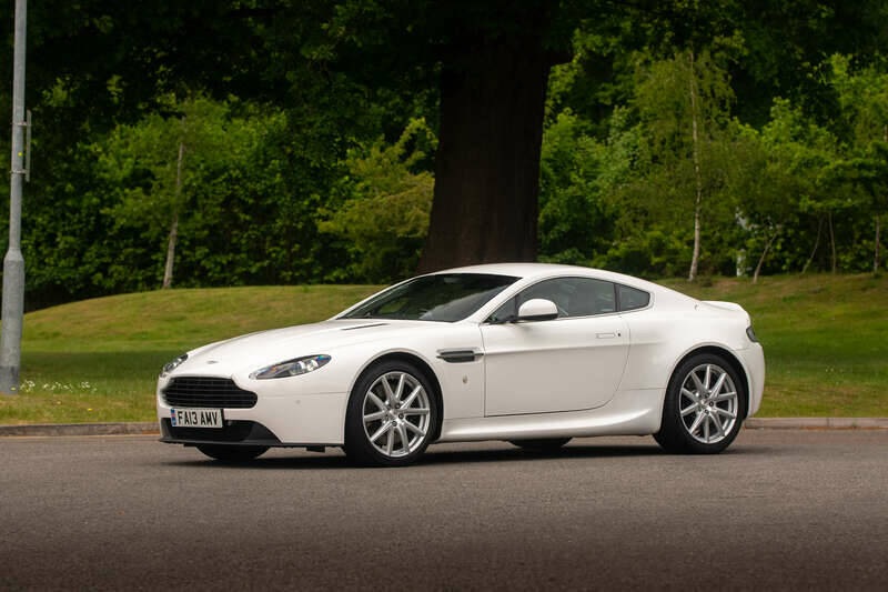 Bild 27/50 von Aston Martin V8 Vantage (2013)