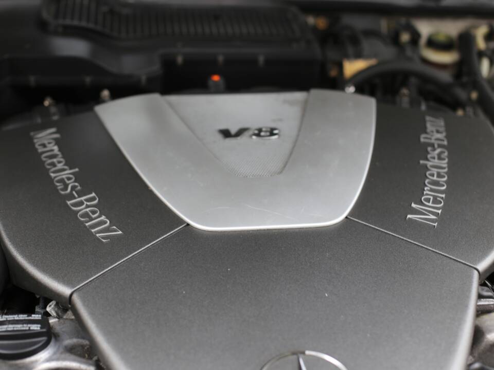 Image 41/64 of Mercedes-Benz G 400 CDI (LWB) (2004)