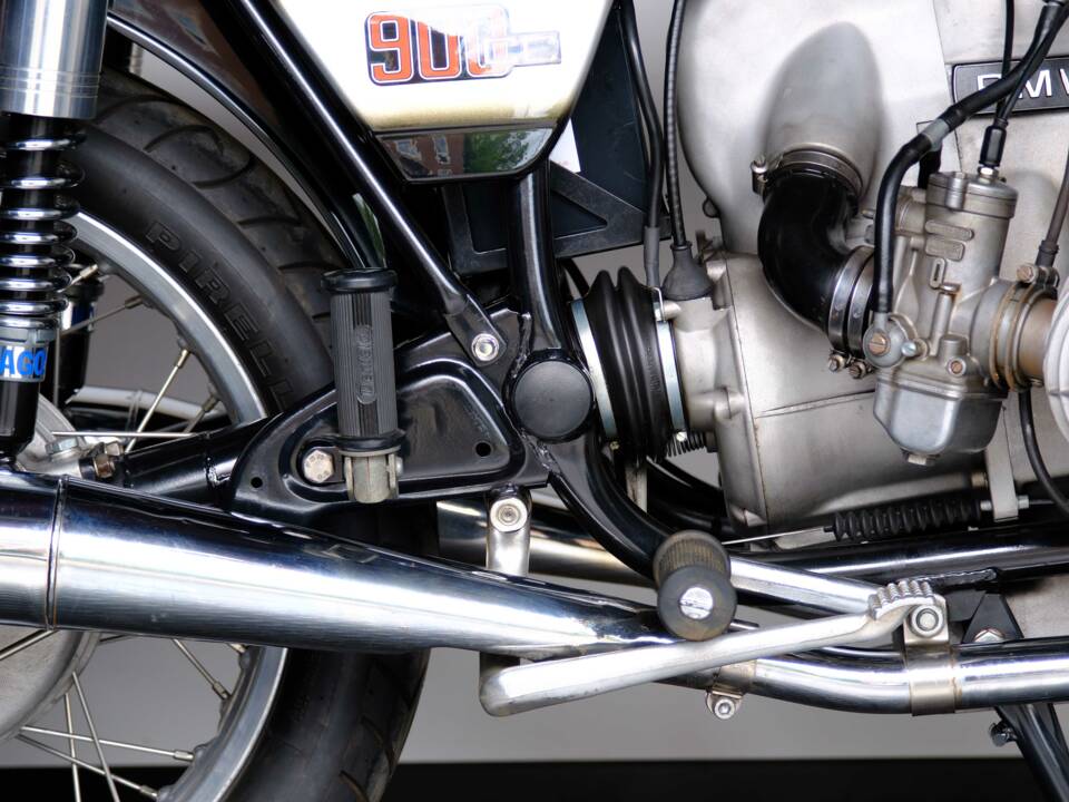 Image 11/91 of BMW R 90 S (1975)