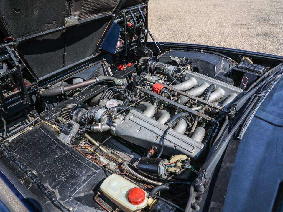 Immagine 24/28 di Aston Martin Lagonda (1987)