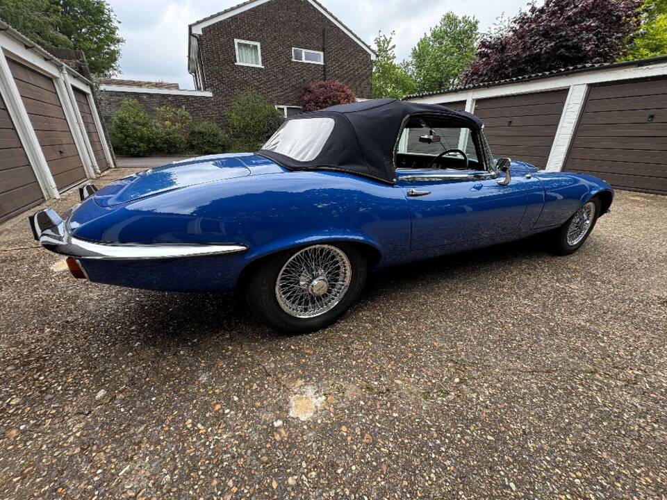 Image 13/32 de Jaguar Type E V12 (1973)