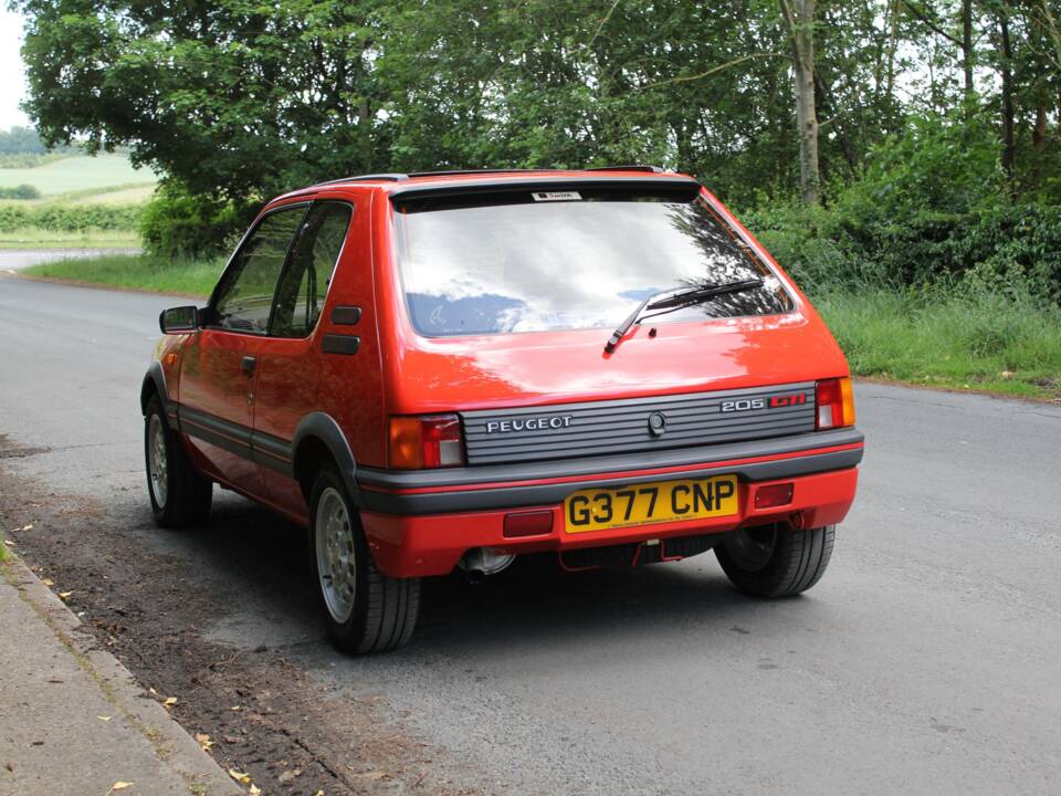 Imagen 4/17 de Peugeot 205 GTi 1.6 (1989)